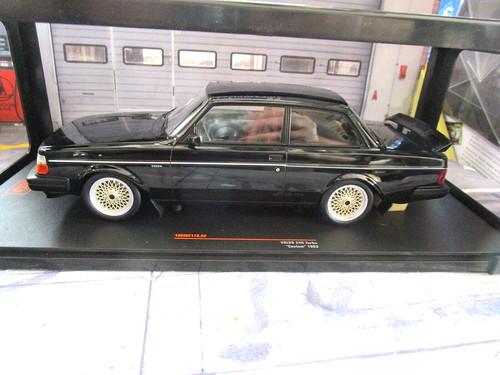 Volvo 240 turbo - street, berlina
